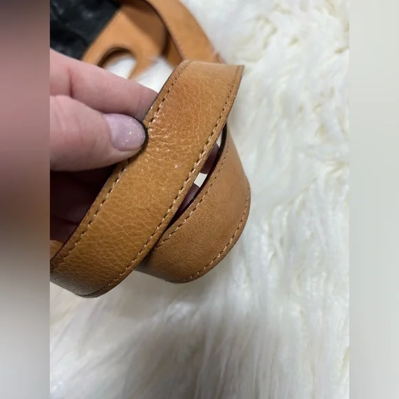 L.A.M.B. Designer 💯 Leather Handbag🔥 - Picture 6 of 10